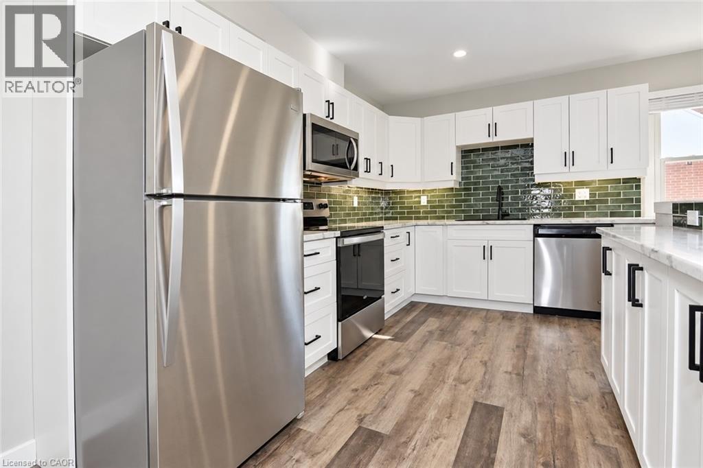 134 Oakside Street — photo 4