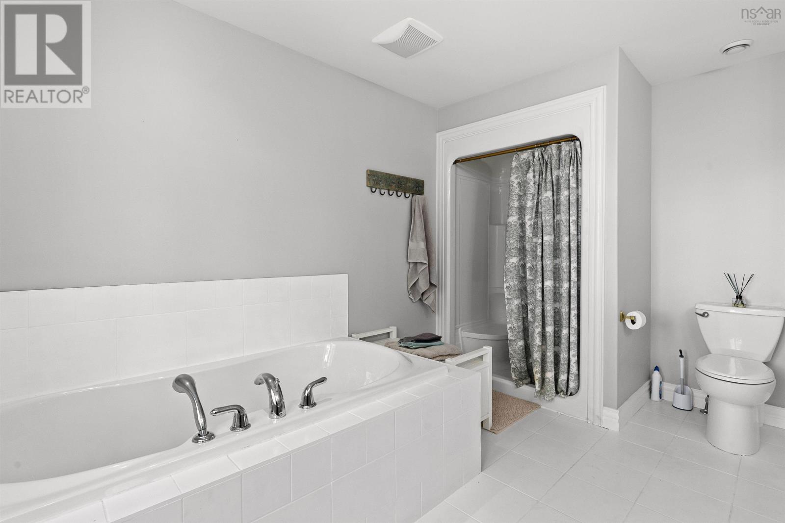 Property 27 of 50 of 225 Granite Cove Drive