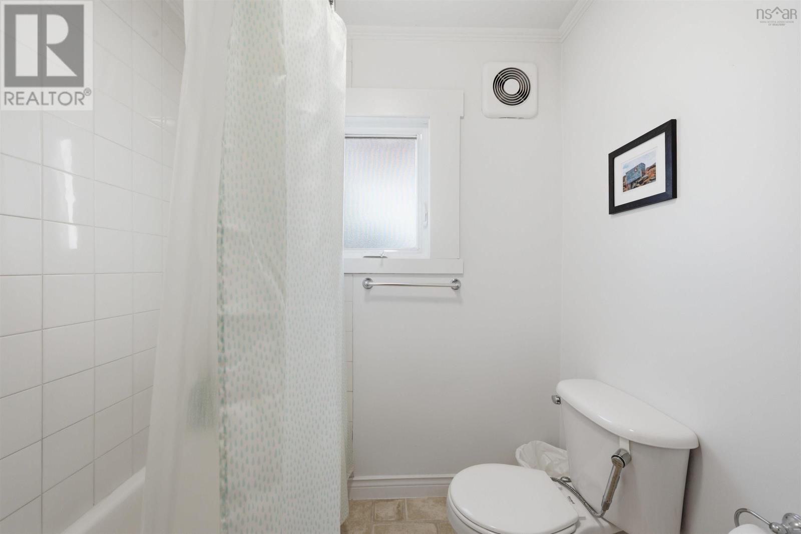 2457 Gladstone Street - 10