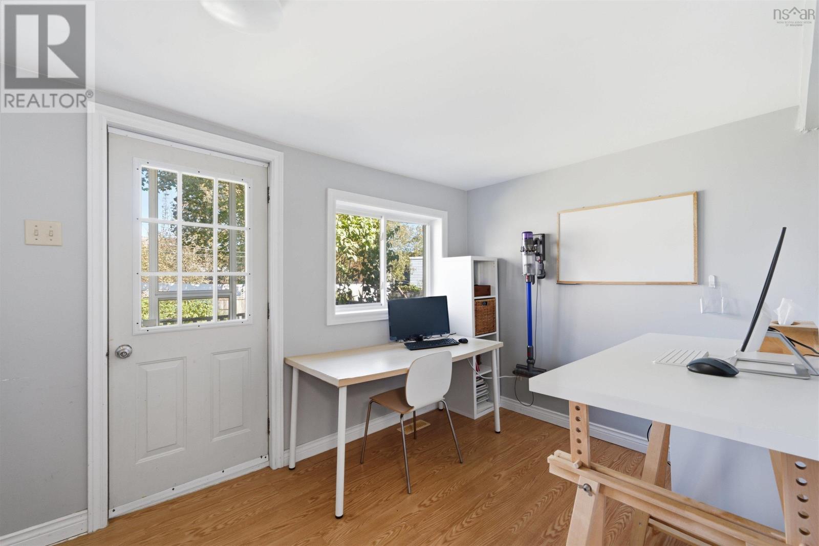Property 20 of 36 of 2457 Gladstone Street