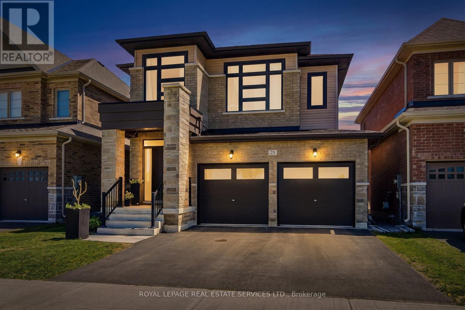 25 Garrett Styles Drive, Georgina, ON photo 2