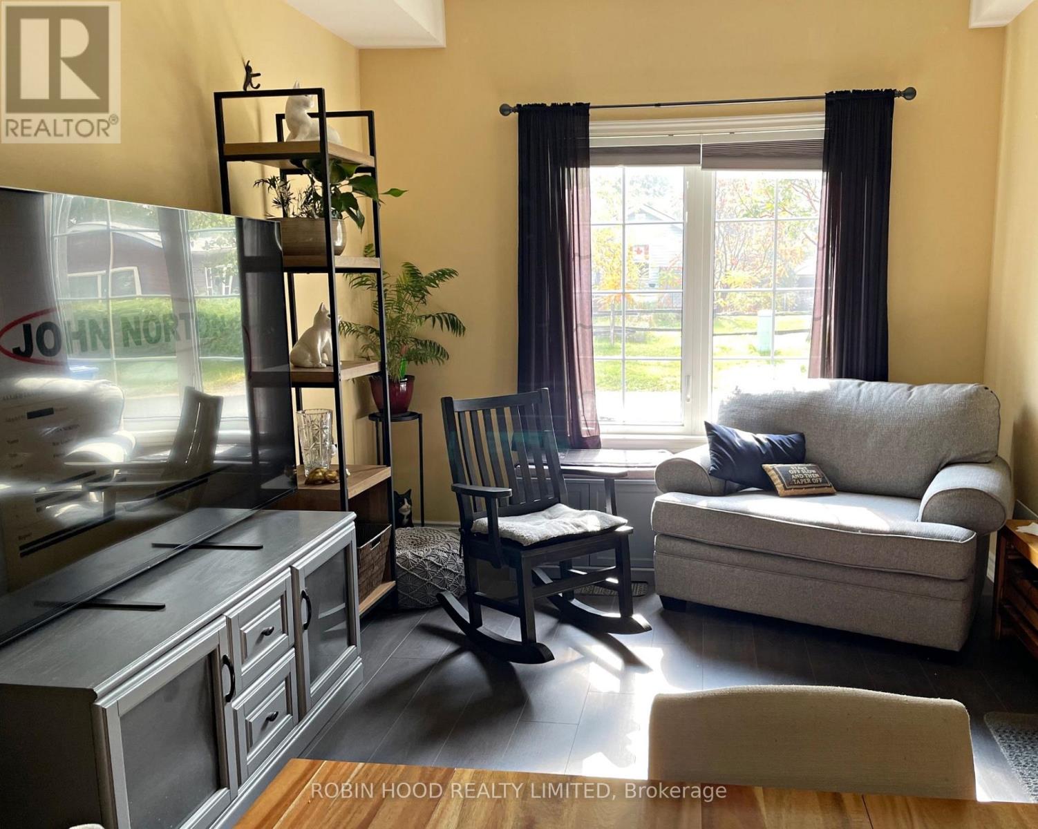 110 Grew Boulevard — photo 12