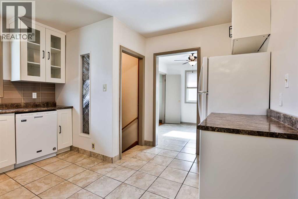 517 10 Street N - Image 8