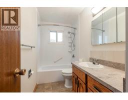 2377 Ronan Place Se, Medicine Hat, AB T1B1A2 Photo 17