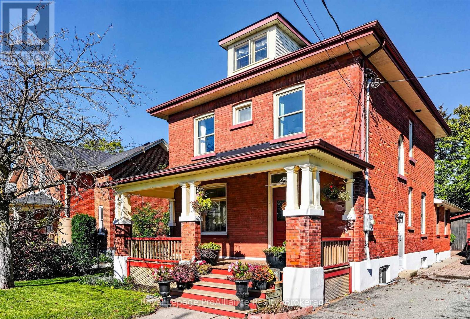 174 University Avenue West
