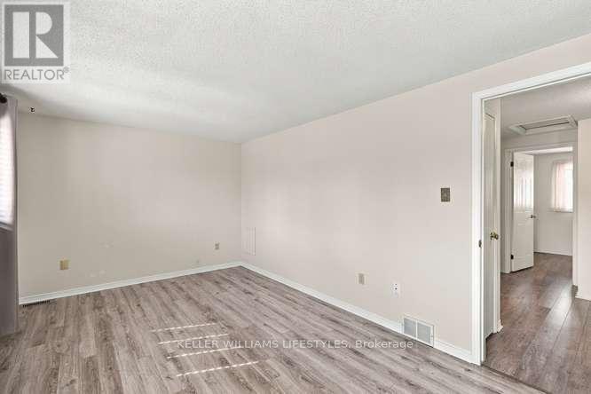 #59 511 ADMIRAL DRIVE - 19