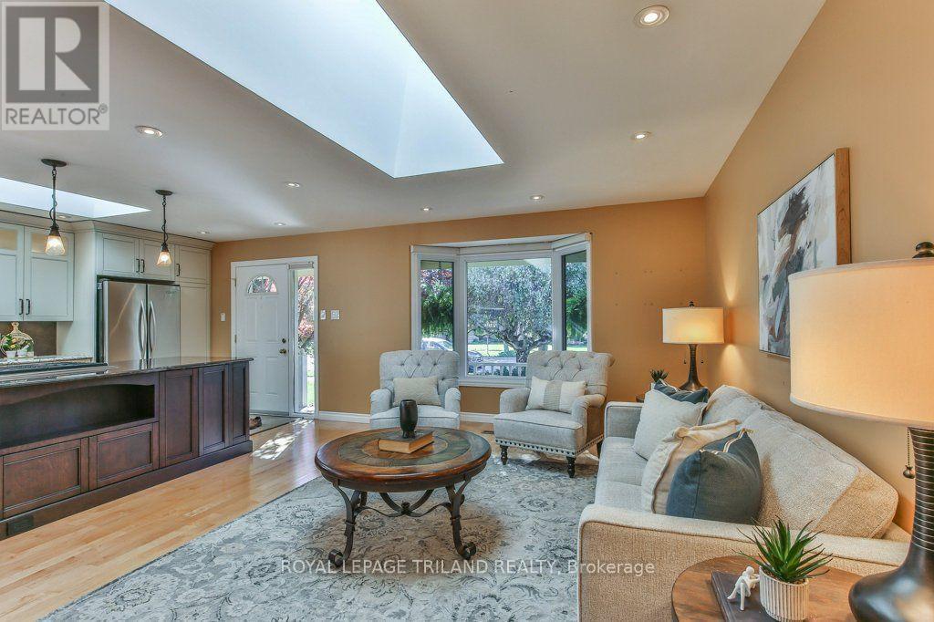 1221 Glenora Drive — photo 14