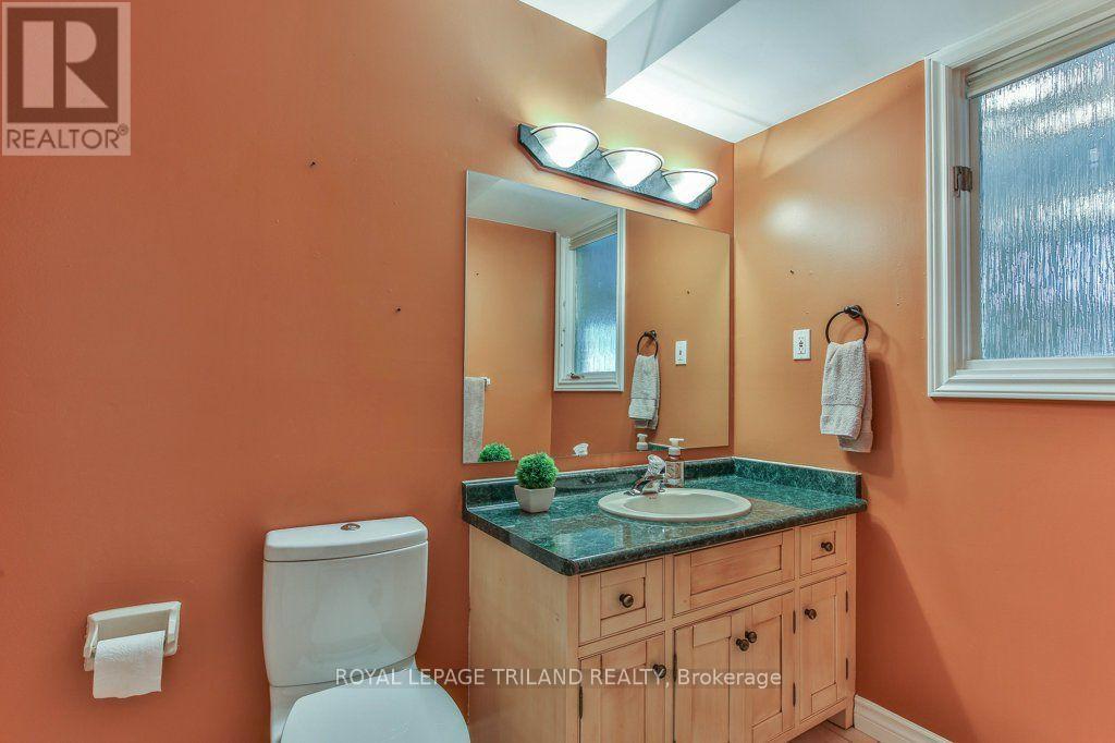1221 Glenora Drive — photo 25