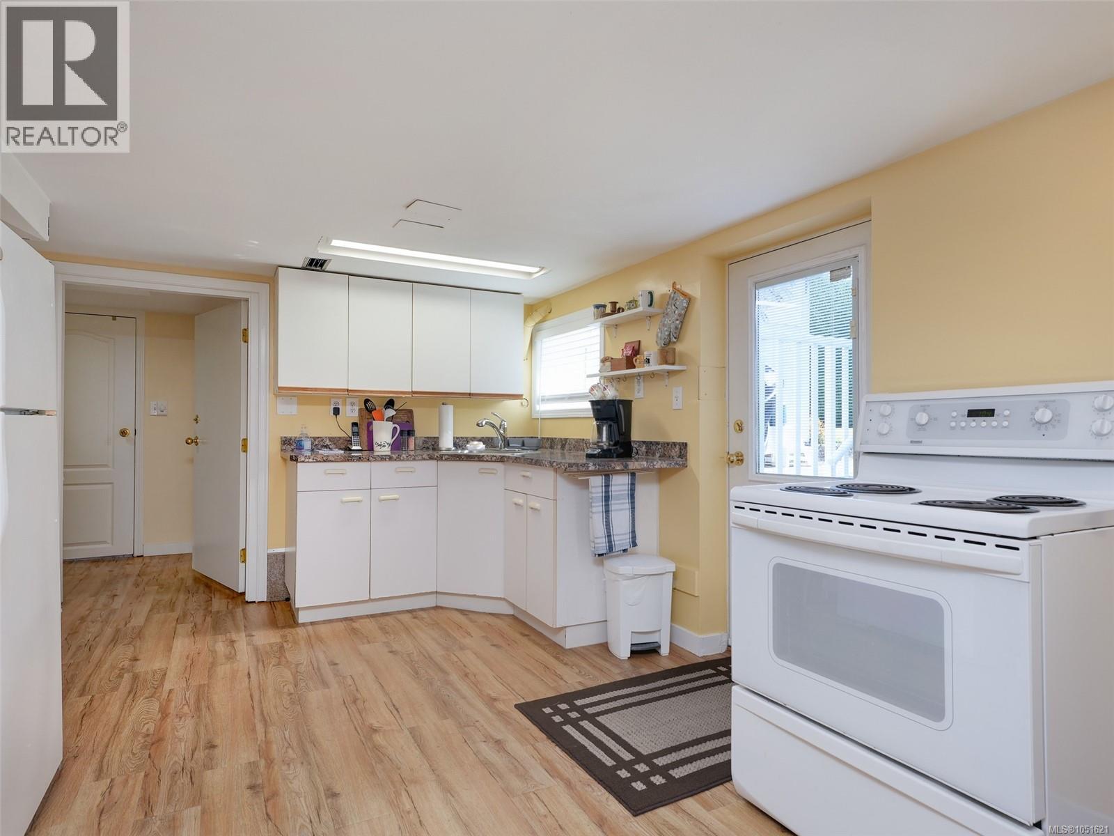 1715 Cedar Ave - 23