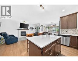 16 Sunrise Crescent - photo 5