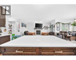 16 Sunrise Crescent - photo 7
