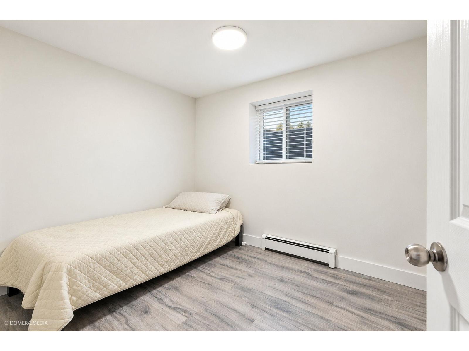 Photo of 6911 144A STREET 28