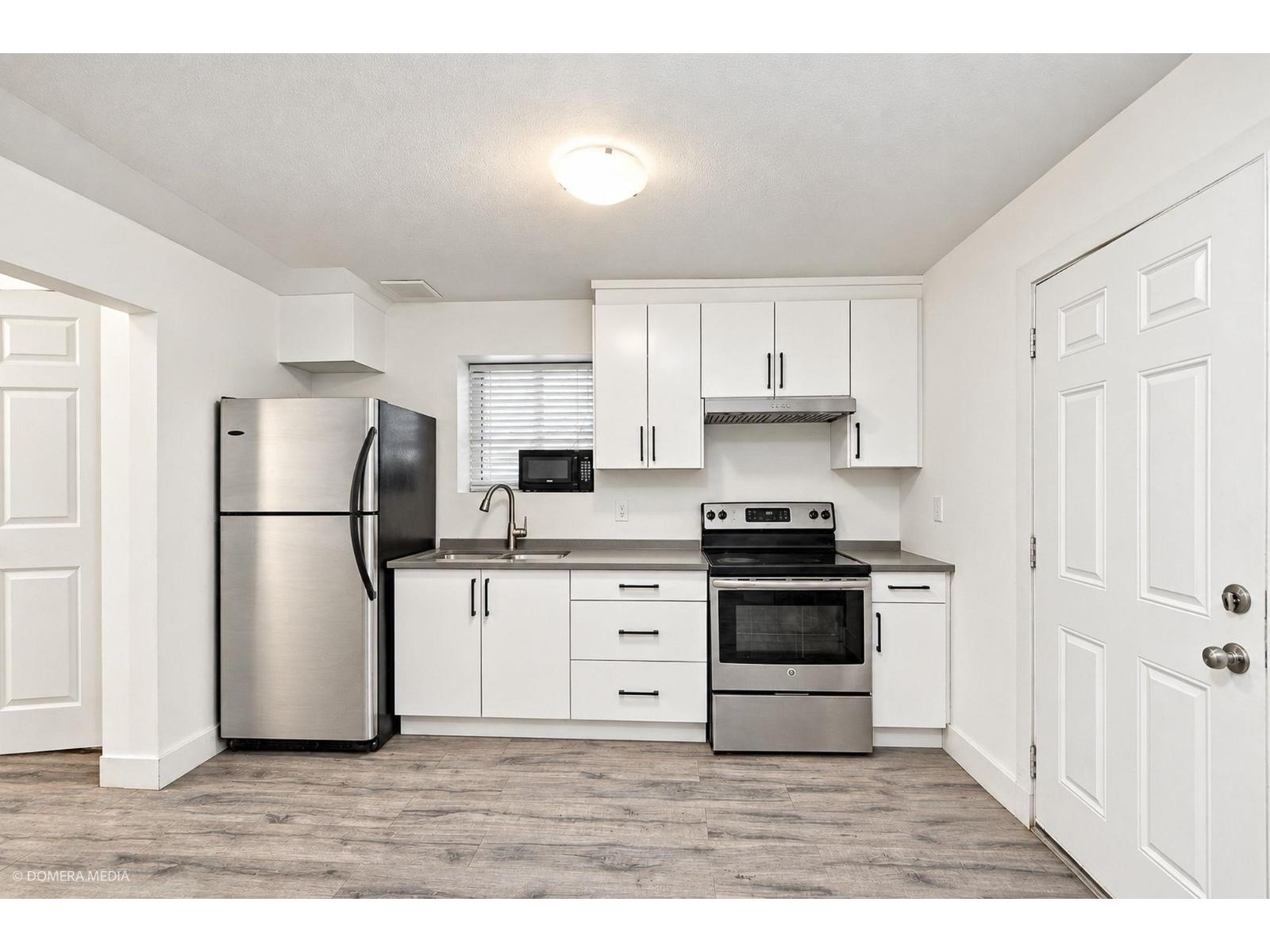 Photo of 6911 144A STREET 27