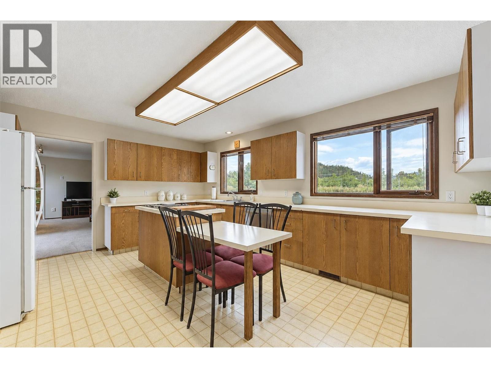  392 Valley Road North, Kelowna