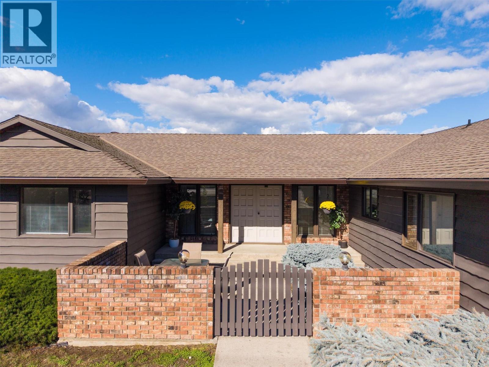  392 Valley Road North, Kelowna