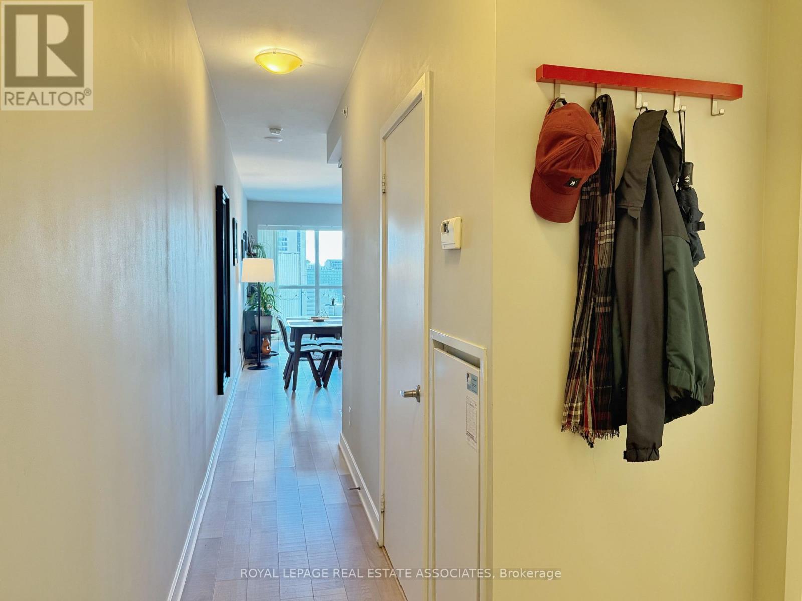 210 Simcoe Street — photo 13