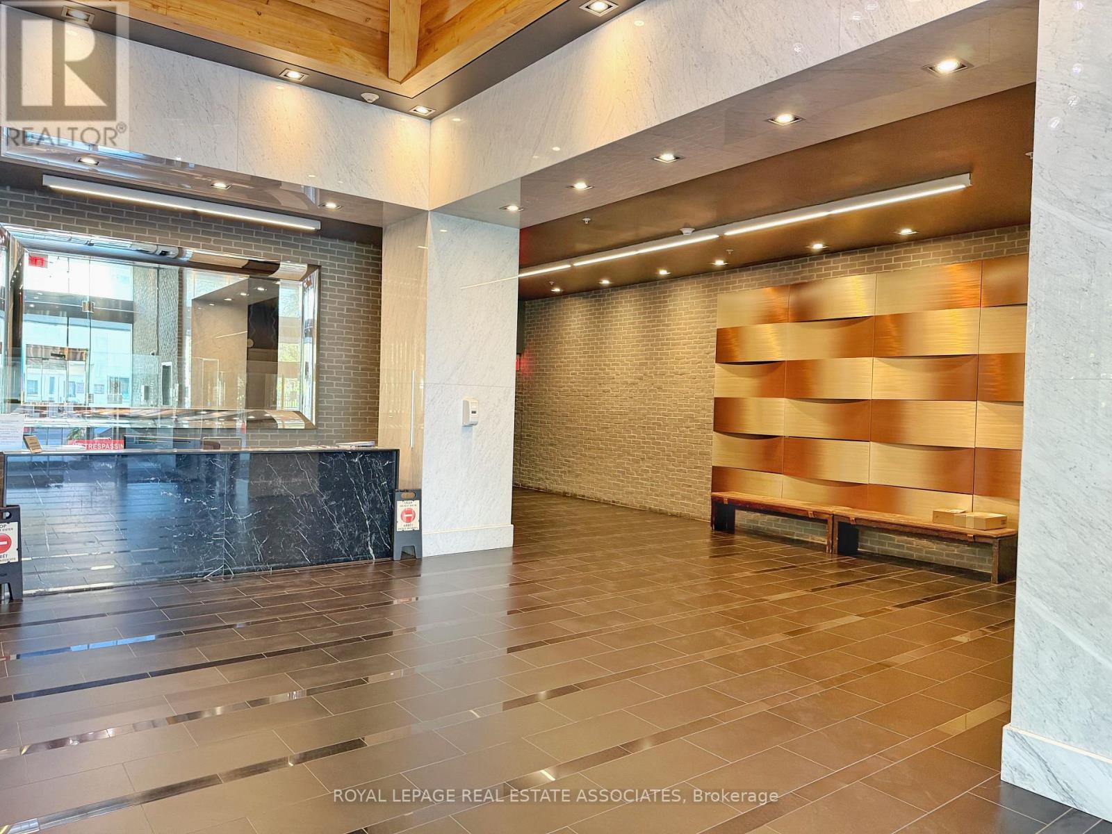 210 Simcoe Street — photo 20