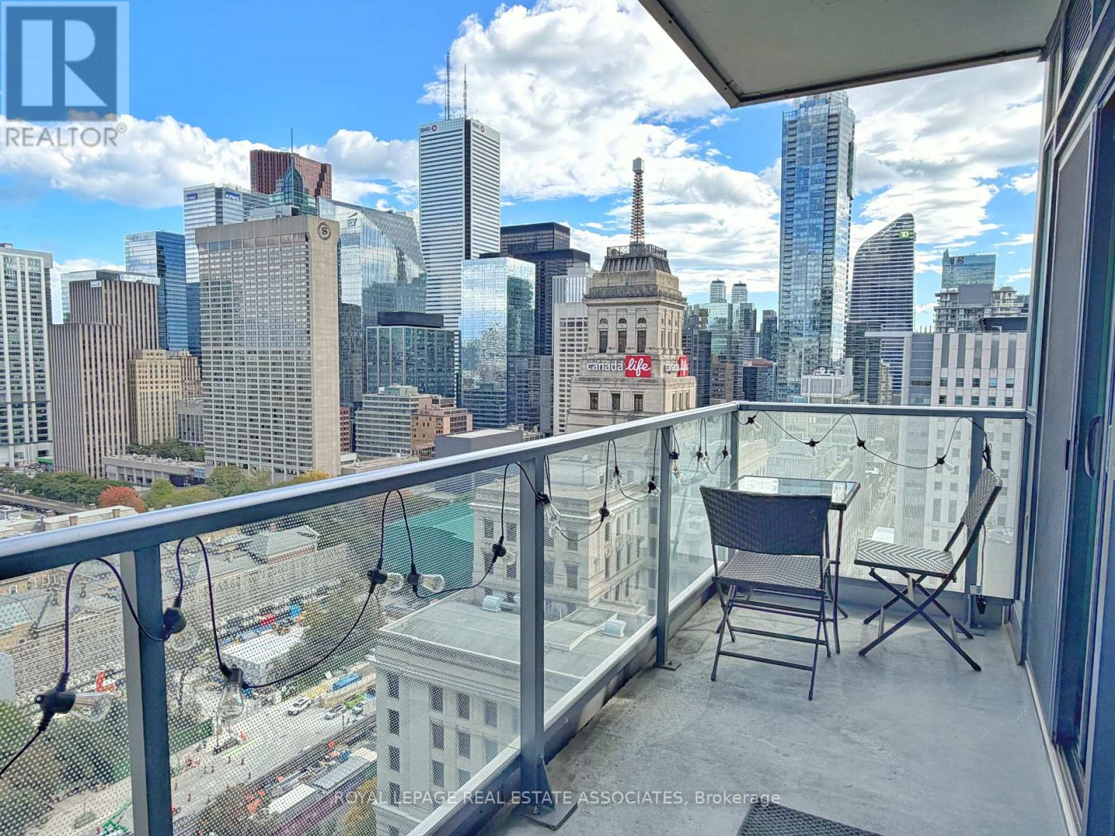 210 Simcoe Street — photo 7