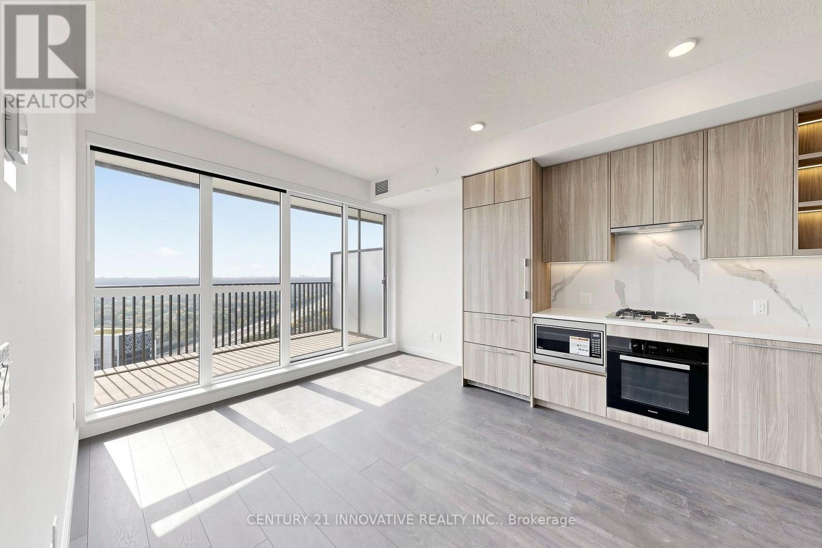 18 Esther Shiner Boulevard — photo 11