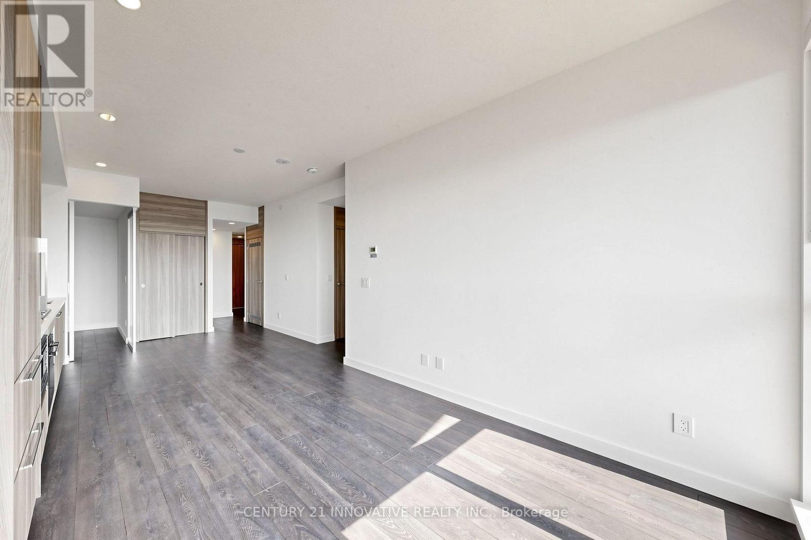 18 Esther Shiner Boulevard — photo 13