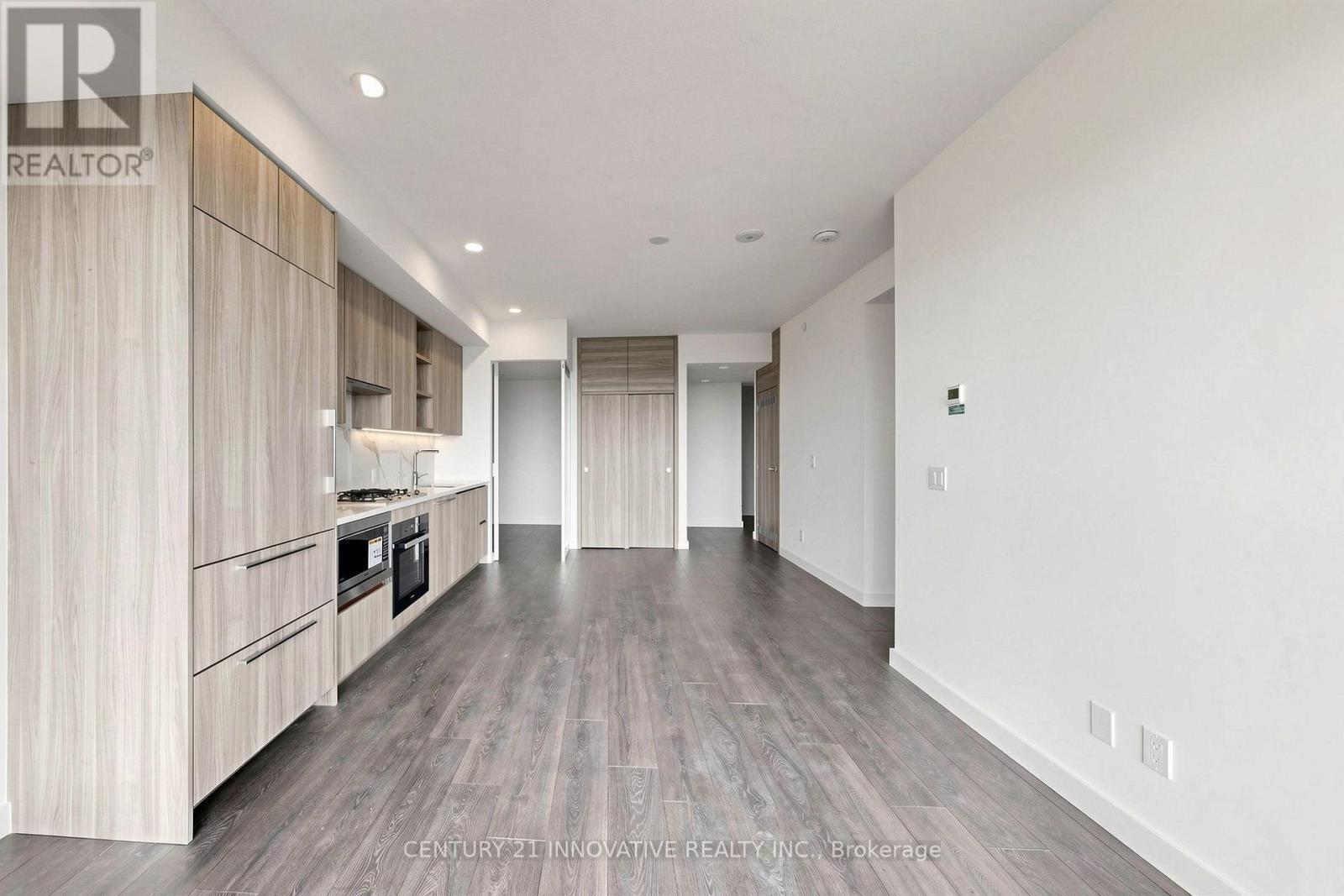 18 Esther Shiner Boulevard — photo 14