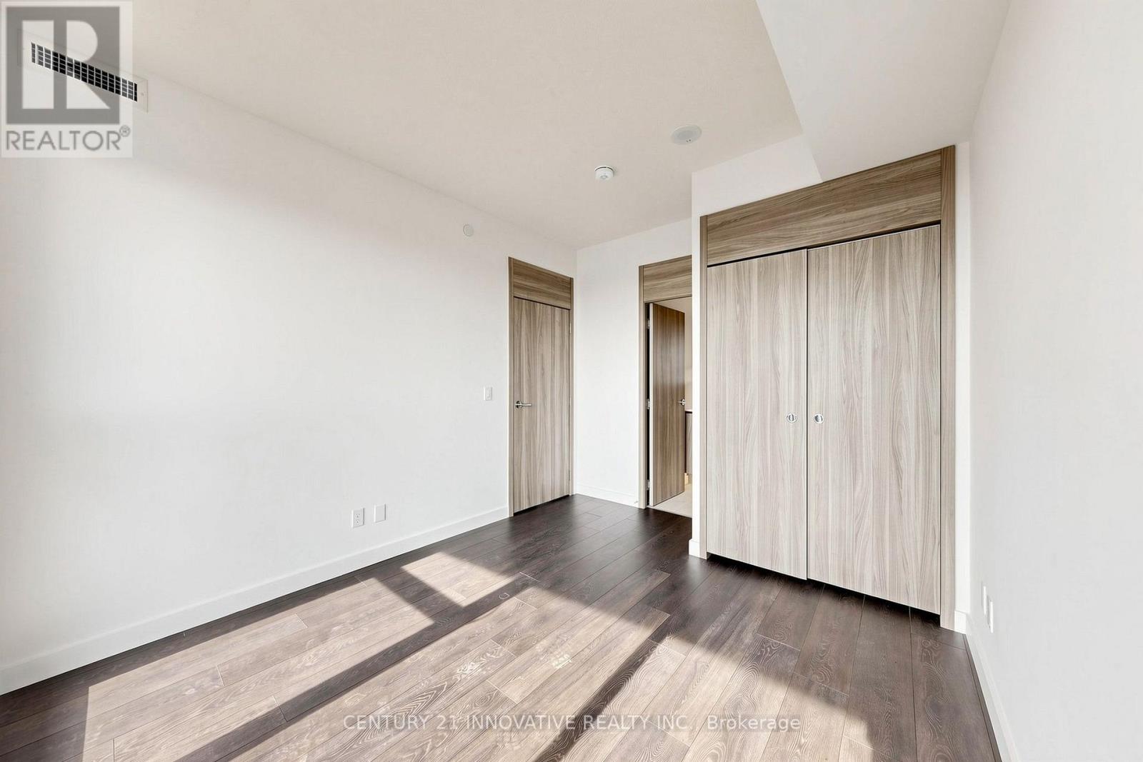 18 Esther Shiner Boulevard — photo 24