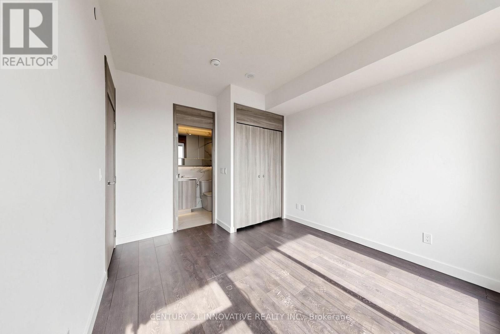 18 Esther Shiner Boulevard — photo 26