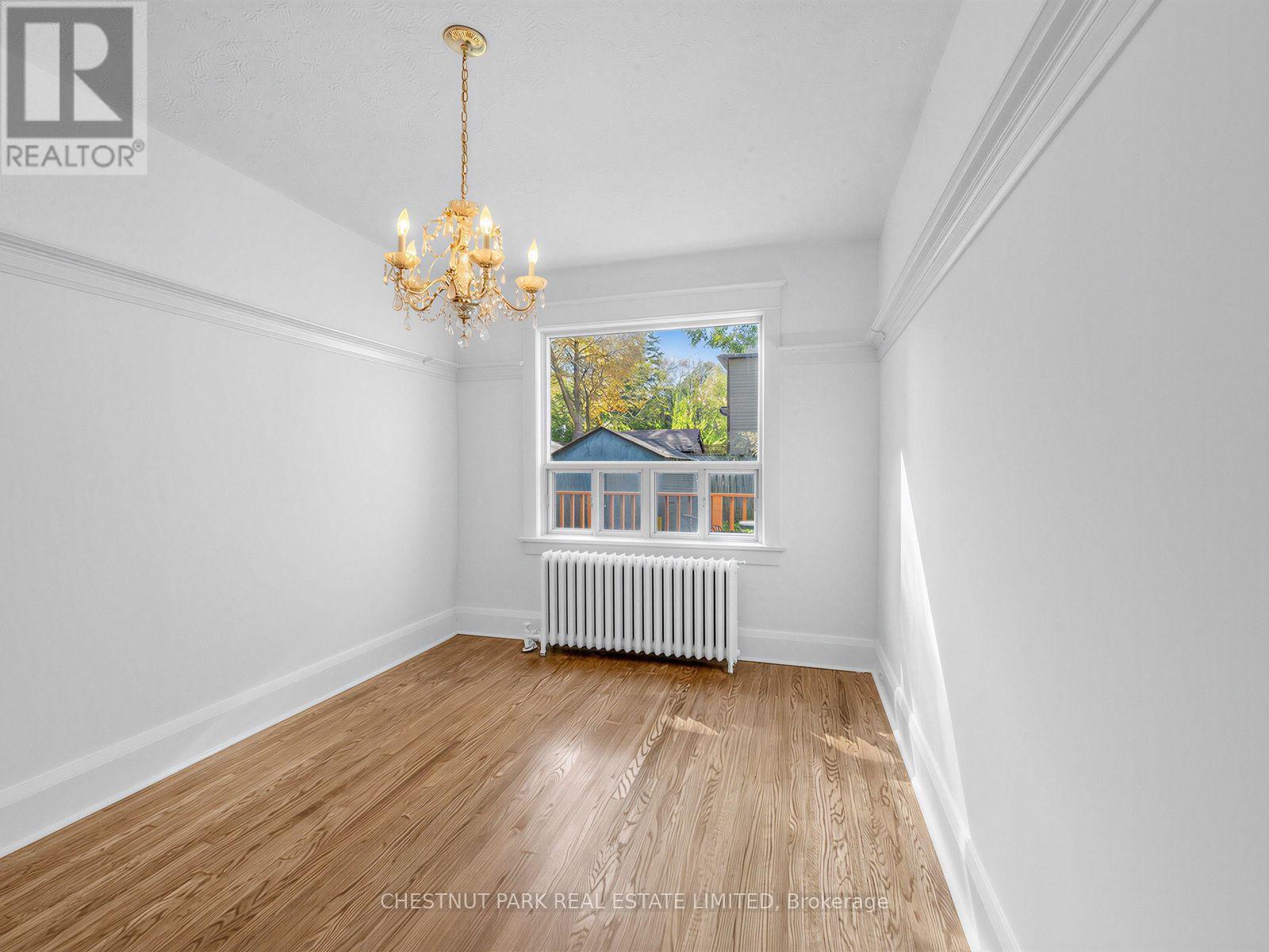 122 FORMAN AVENUE - 15