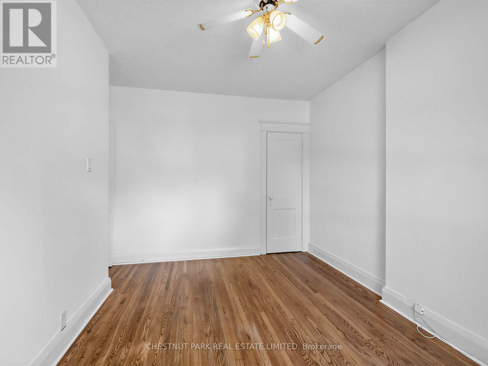 122 FORMAN AVENUE - 20