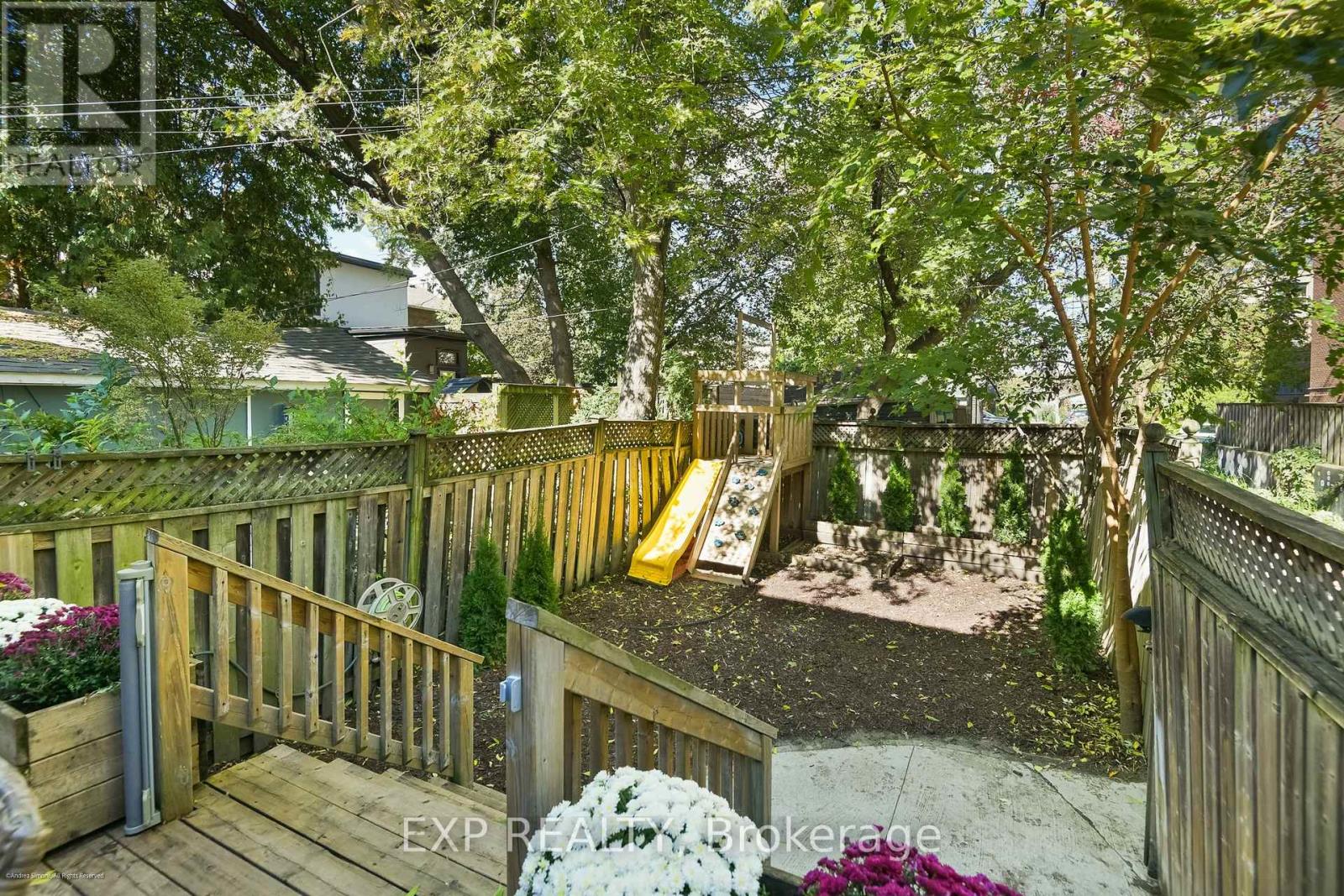 6 LOUISE AVENUE - 34