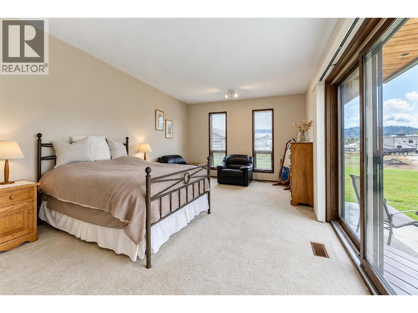  392 Valley Road North, Kelowna