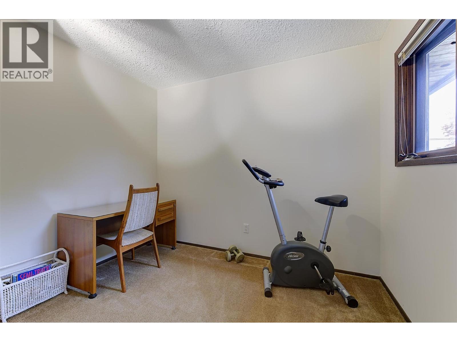  392 Valley Road North, Kelowna