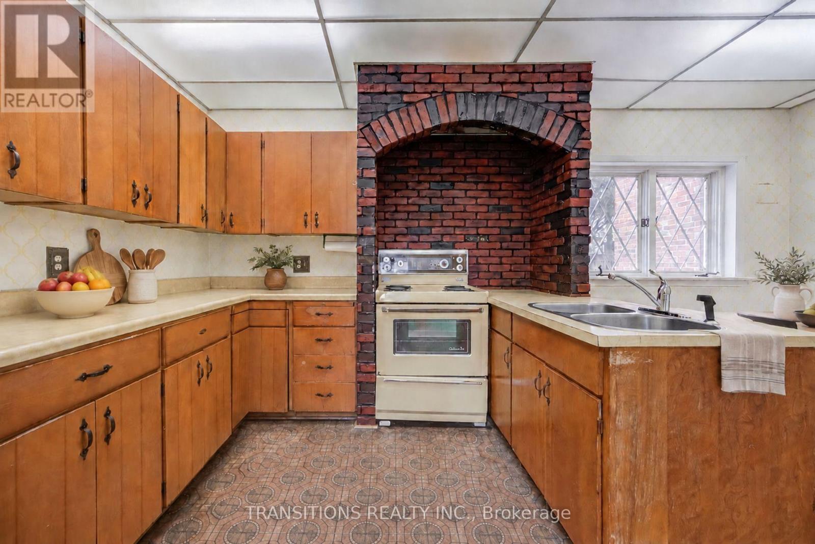 212 Liberty Street North, Clarington, ON photo 15