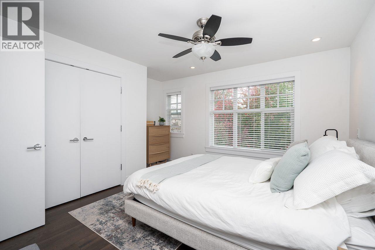 Photo of 920 W 15TH AVENUE 21