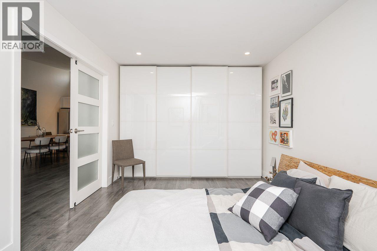Photo of 408 2333 TRIUMPH STREET 24