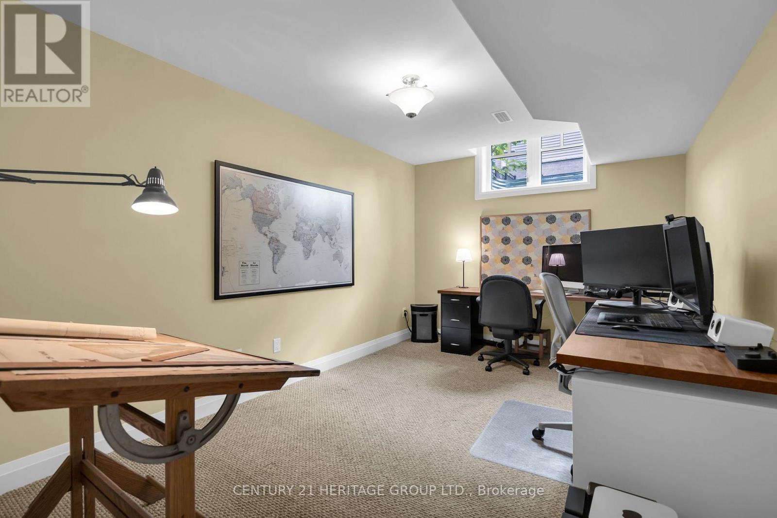 39 LANDSCAPE DRIVE - 39