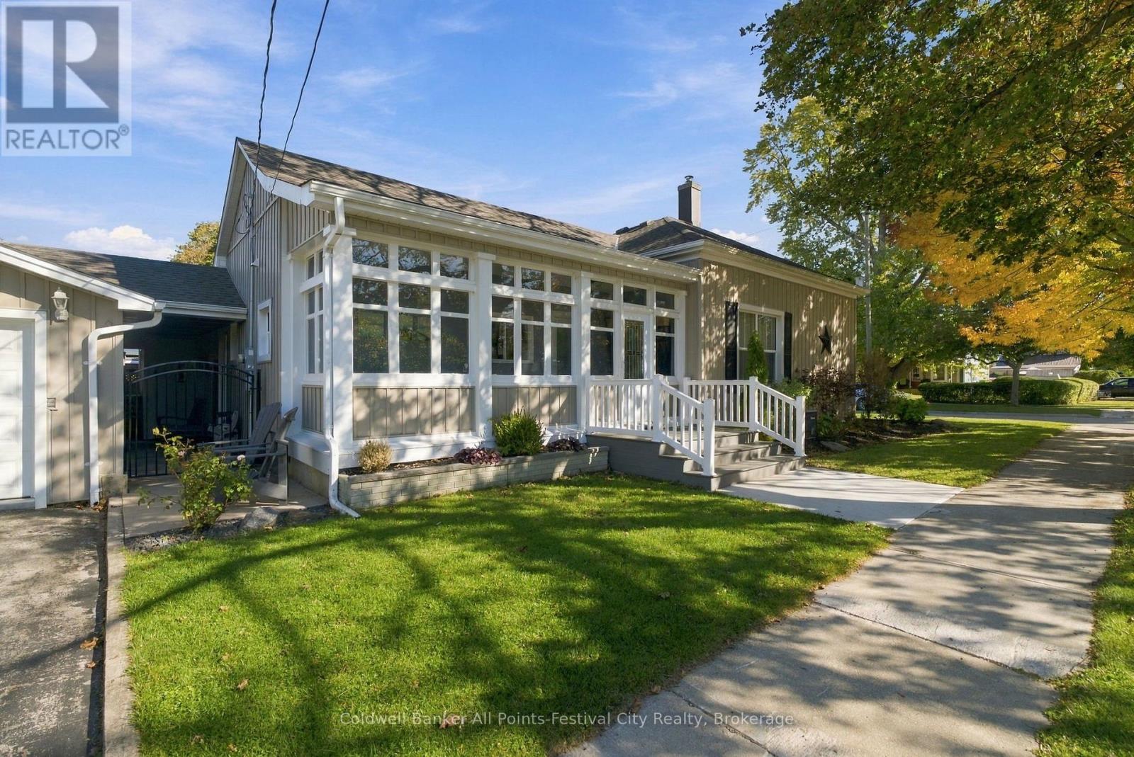 22 Albert Street South