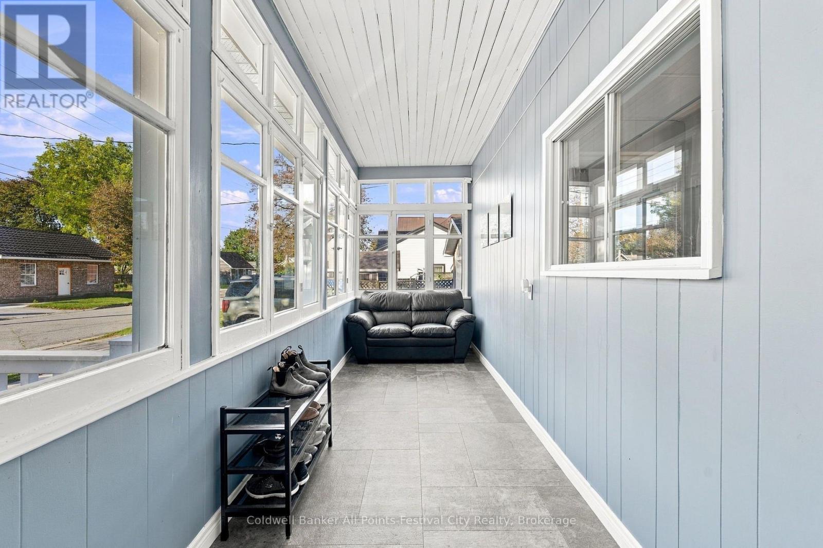 22 Albert Street South — photo 4