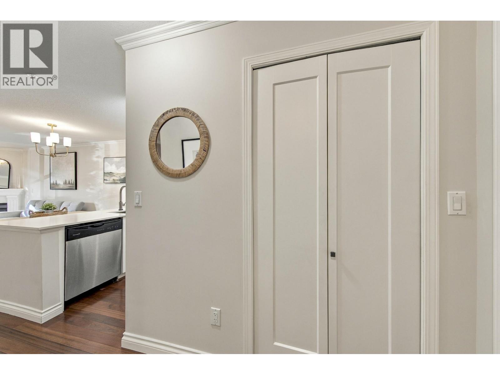 Photo of 210 2181 W 10TH AVENUE 29