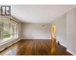 Primary Bedroom - 2110 26 Avenue Sw, Calgary, AB T2T1E6 Photo 8