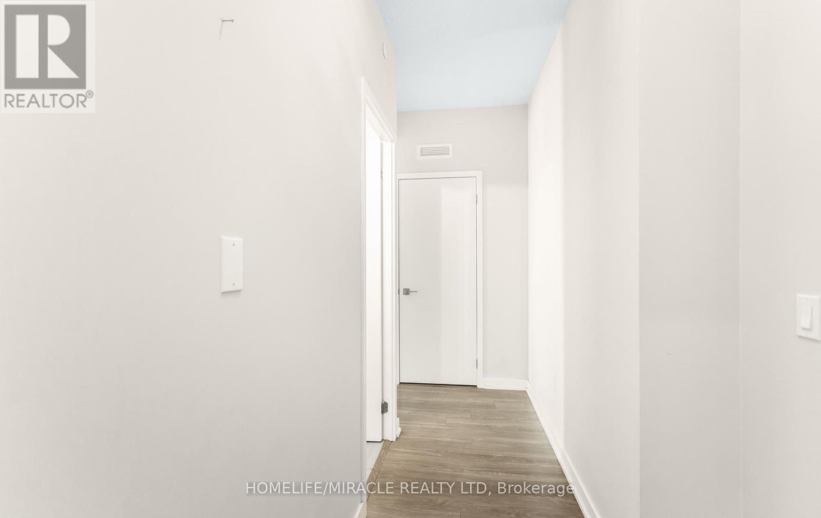 3015- 4055 Parkside Village Drive, Mississauga, ON photo 8
