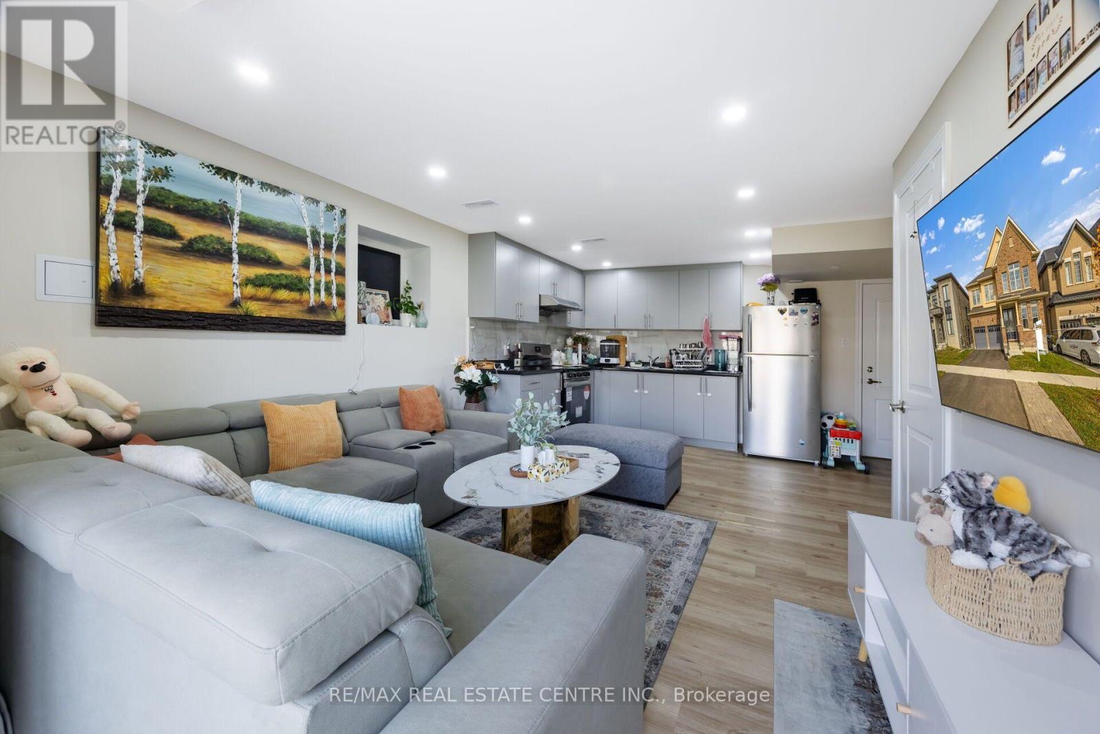 39 GOODVIEW DRIVE - 42