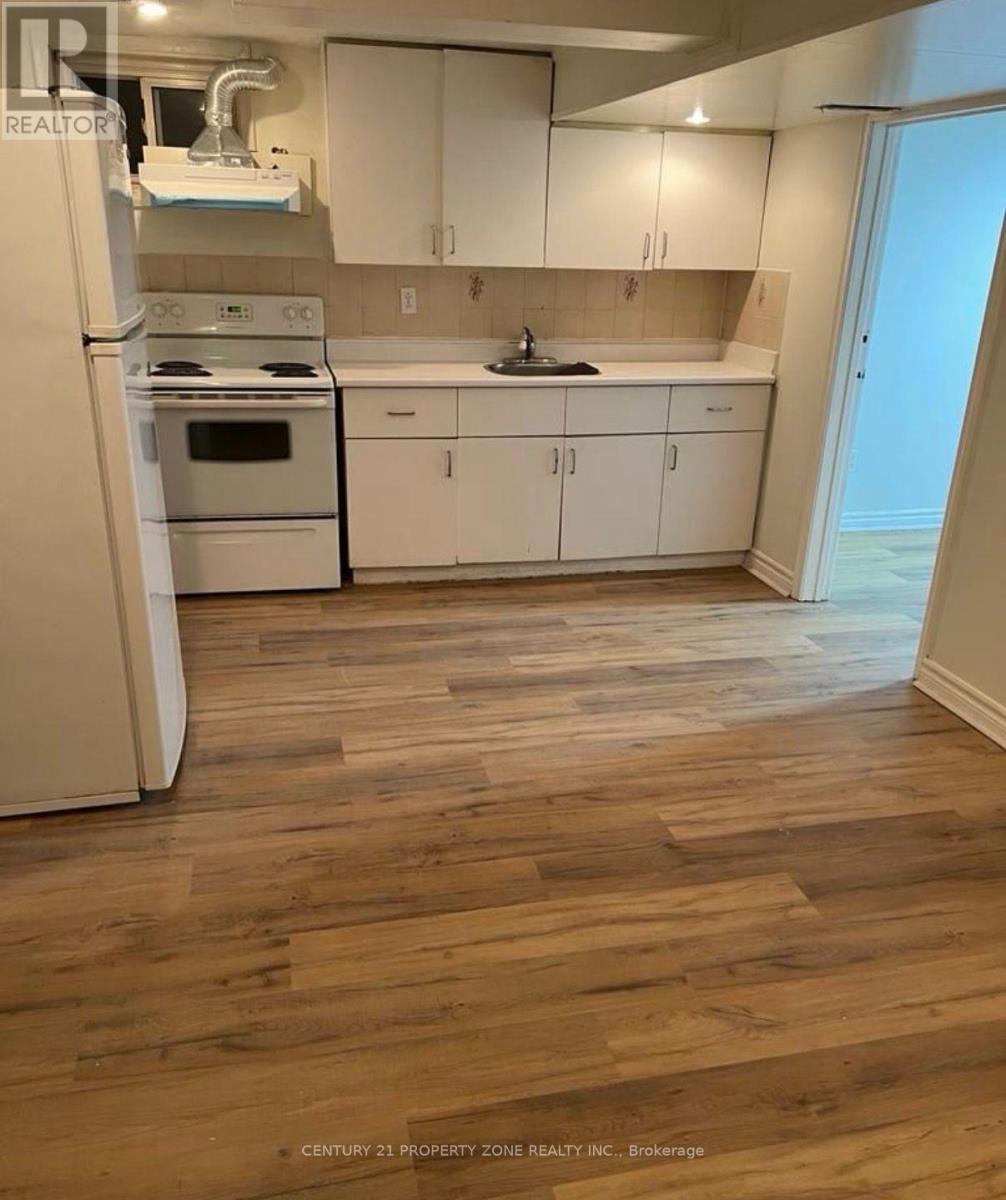 28 Ladore Drive — photo 2