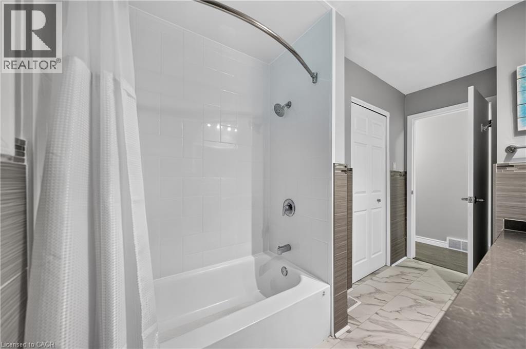 59 Notre Dame Avenue — photo 24