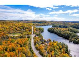 840 Route Du Carrefour, Val Des Monts, QC J8N5C8 Photo 13