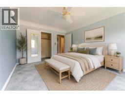 3278 Henderson Rd, Oak Bay, BC V8P5A6 Photo 16