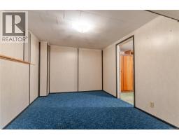 3278 Henderson Rd, Oak Bay, BC V8P5A6 Photo 22