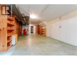 3278 Henderson Rd, Oak Bay, BC V8P5A6 Photo 24