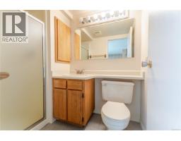 3278 Henderson Rd, Oak Bay, BC V8P5A6 Photo 25