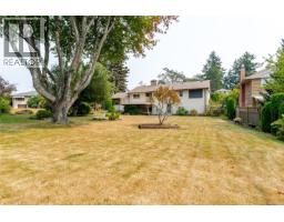 3278 Henderson Rd, Oak Bay, BC V8P5A6 Photo 40